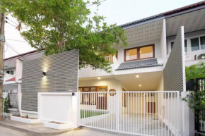 Cozy house Sukhumvit 71near BTS Eakkamai Thonglor